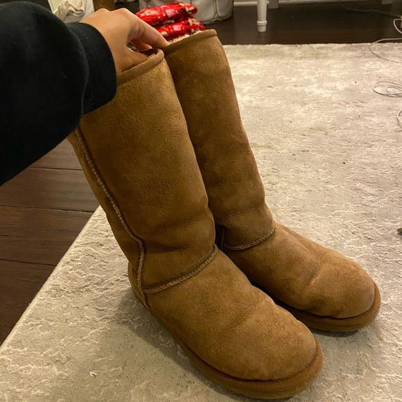 UGG Shoes - 🤍Classic UGG Boots